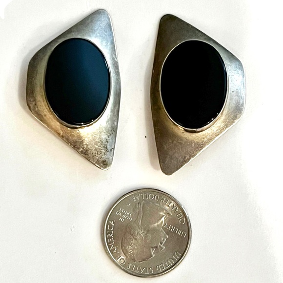 Signed - Sam Lovato, Old Pawn Sterling Silver Onyx clip back Earrings - Picture 2 of 11
